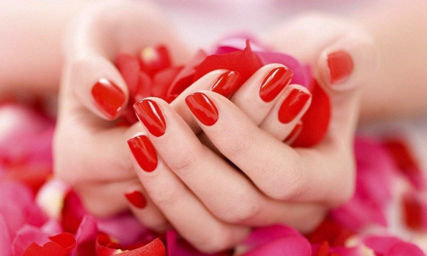 Yia Nyhakia, Μαρούσι | Προσφορά 8€ για 1 ολοκληρωμένο manicure, στο Ινστιτούτο Ονυχοπλαστικής Yia Nyhakia στο Μαρούσι
